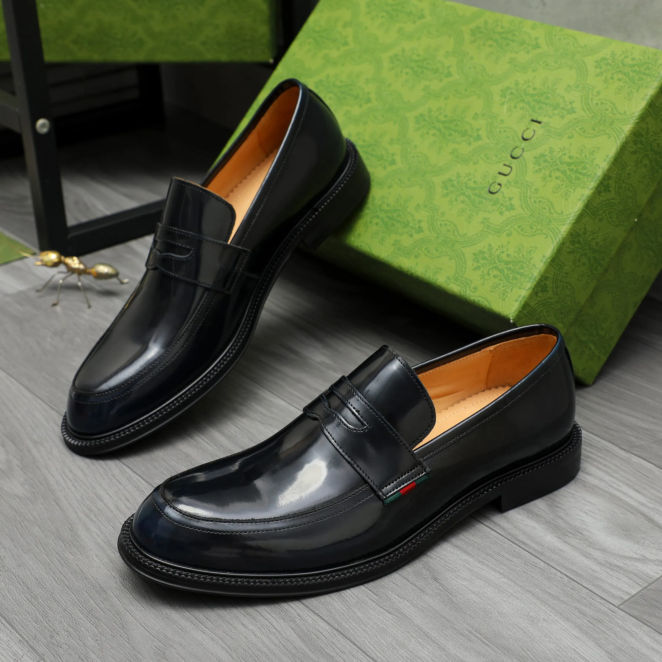 Men's shoes 💰500 Product trademark: GUCCI "Gucci" business slip-on leather shoes Regular size: 38-44 (45.46 custom-made, non-returnable) Product materials: Selected color-brushed cowhide upper, cowhide lining, original rubber outsole